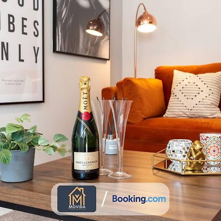 Stylish Two Bed Town Centre Apartment By Movida Property Group Short Lets & Serviced Accommodation With Parking Harrogate Dış mekan fotoğraf