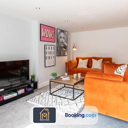 Stylish Two Bed Town Centre Apartment By Movida Property Group Short Lets & Serviced Accommodation With Parking Harrogate Dış mekan fotoğraf