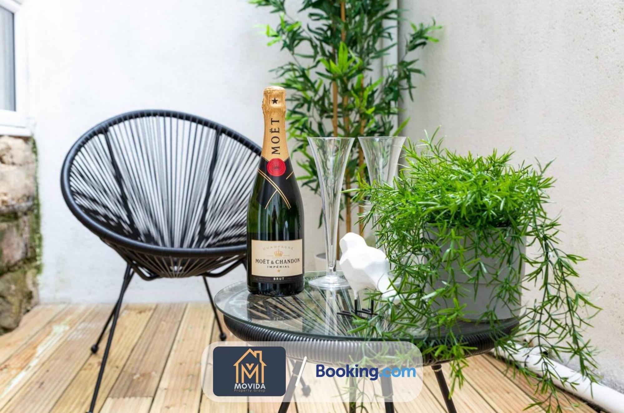 Stylish Two Bed Town Centre Apartment By Movida Property Group Short Lets & Serviced Accommodation With Parking Harrogate Dış mekan fotoğraf